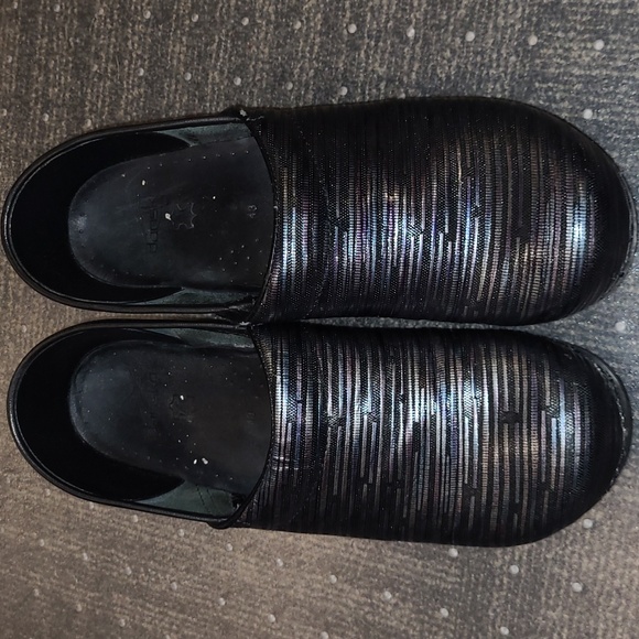 Pre-loved Size 43 dansko clog.  Pre-loved Size 43 dansko clog. - Picture 10 of 10